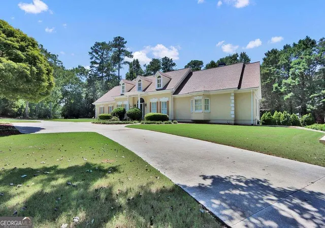 Photo 3 of Single family home for sale at 3581 Kilpatrick Ln, Snellville, GA 30039 | MLS# 10829454 | Listing updated on 2026-09-20
