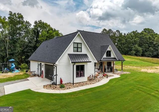 3rd image of 385 Owens Gin Rd Ne, Calhoun, GA 30701 | MLS# 10800983