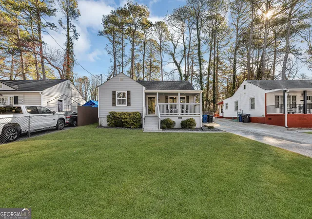 2nd image of 2912 Palm Dr, Atlanta, GA 30344 | MLS# 10782129