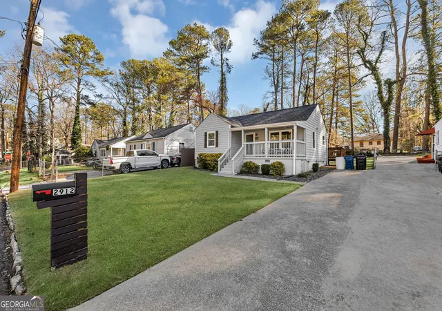 4th image of 2912 Palm Dr, Atlanta, GA 30344 | MLS# 10782129