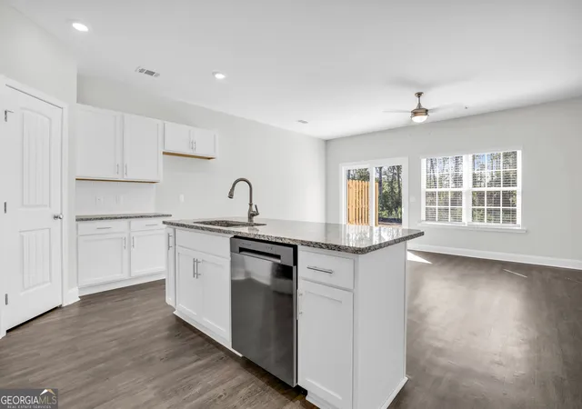 3rd image of 477 Sandbar Ln, Statesboro, GA 30461 | MLS# 10575429