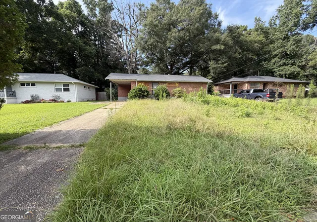 Photo 3 of Single family home for sale at 3272 Glenco Dr, Decatur, GA 30032 | MLS# 10826808 | Listing updated on 2026-08-29