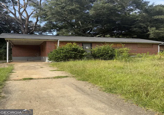 Photo 3 of Single family home for sale at 3272 Glenco Dr, Decatur, GA 30032 | MLS# 10826808 | Listing updated on 2026-08-29
