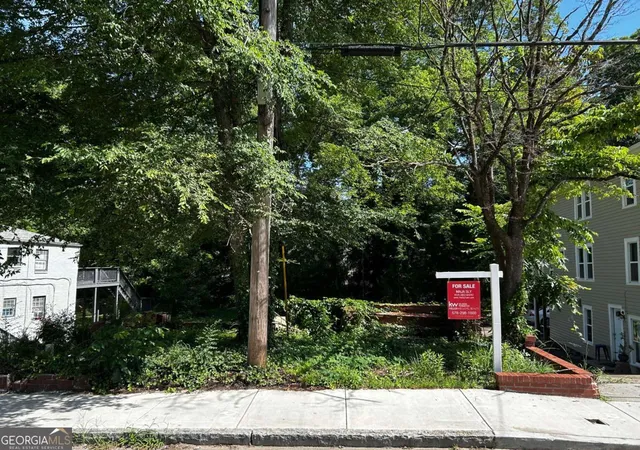 2nd image of 1053 M L King Jr Dr Nw, Atlanta, GA 30314 | MLS# 10546989