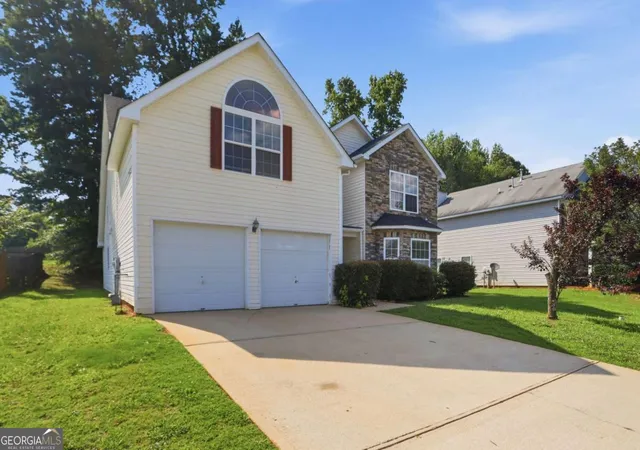 Photo 2 of Sale Pending at 2003 Reflective Waters Rd, Villa Rica, GA 30180 | MLS# 10810960 | Listing updated on 2026-09-11