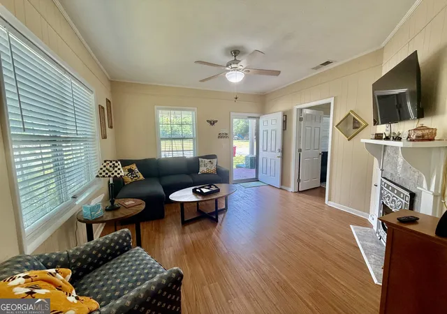 3rd image of 26 S Sixth Ave, Mc Rae, GA 31055 | MLS# 10740096