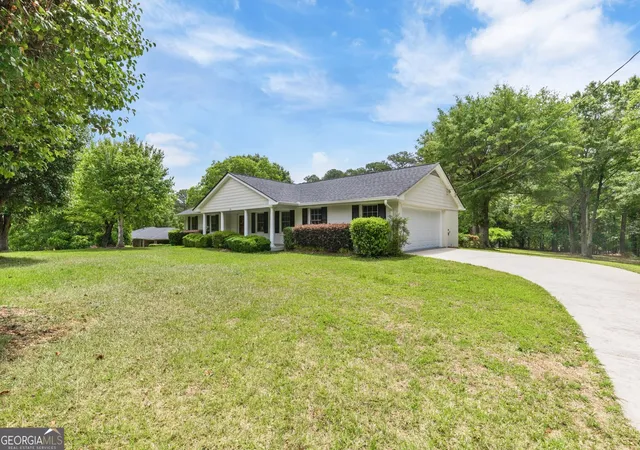 2nd image of 256 Teresa Ln, Loganville, GA 30052 | MLS# 10823352