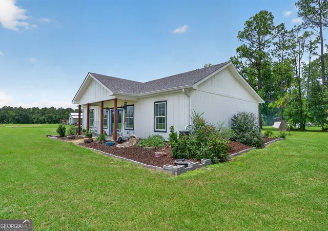 Homes for sale in Blackshear, GA | 6611 Clark Rd, Blackshear, GA 31516 | MLS# 10797663