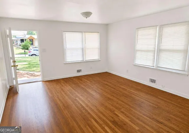 Photo 2 of Single family home for sale at 1962 Pine Oak Dr Sw, Atlanta, GA 30310 | MLS# 10813010 | Listing updated on 2026-08-09