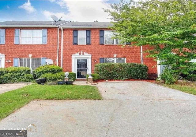 Homes for sale in Lithonia, GA | 2289 Strathmoor Manor Dr, Lithonia, GA 30058 | MLS# 10539394