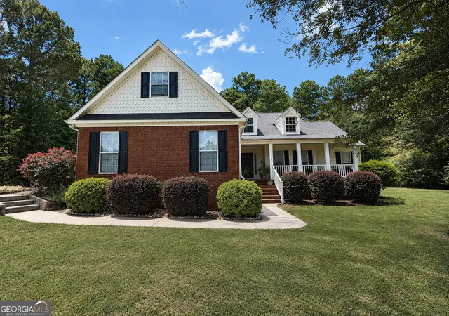 Photo 2 of Sale Pending at 798 Whitfield Walk, Zebulon, GA 30295 | MLS# 10809932 | Listing updated on 2026-08-17
