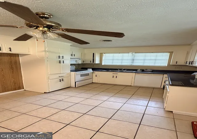 Photo 3 of Single family home for sale at 203 Salem Dr NW, Rome, GA 30165 | MLS# 10799057 | Listing updated on 2026-08-06