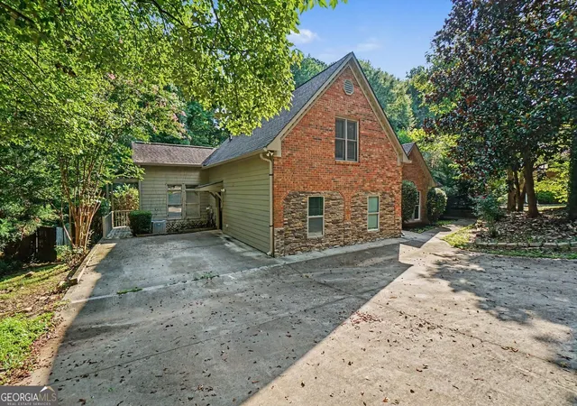 Photo 2 of Single family home for sale at 5195 Hickory Bend Ter, Woodstock, GA 30188 | MLS# 10827484 | Listing updated on 2026-08-31