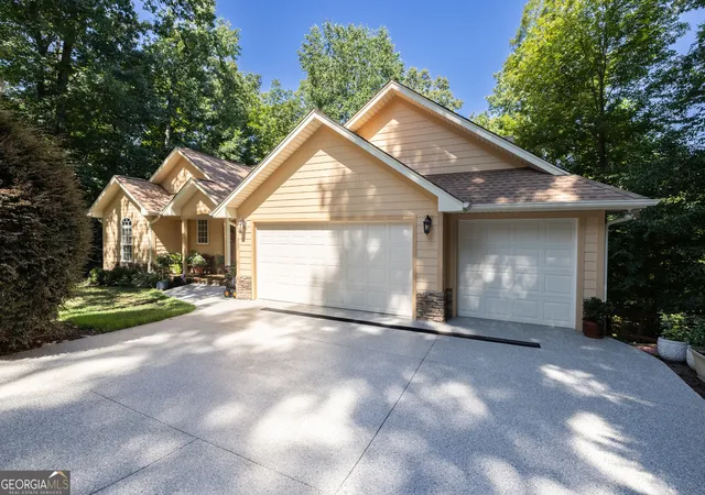 Homes for sale in Westminster, SC | 227 Pineneeddle Dr, Westminster, SC 29693 | MLS# 10803804