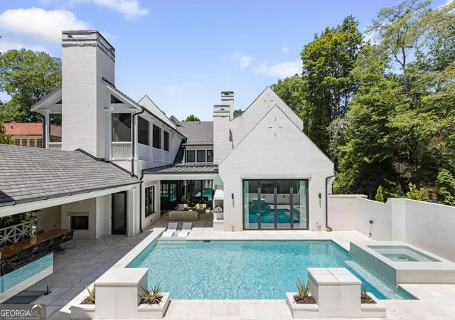 Photo 2 of Single family home for sale at 929 Springdale Rd NE, Atlanta, GA 30306 | MLS# 10792354 | Listing updated on 2026-07-08