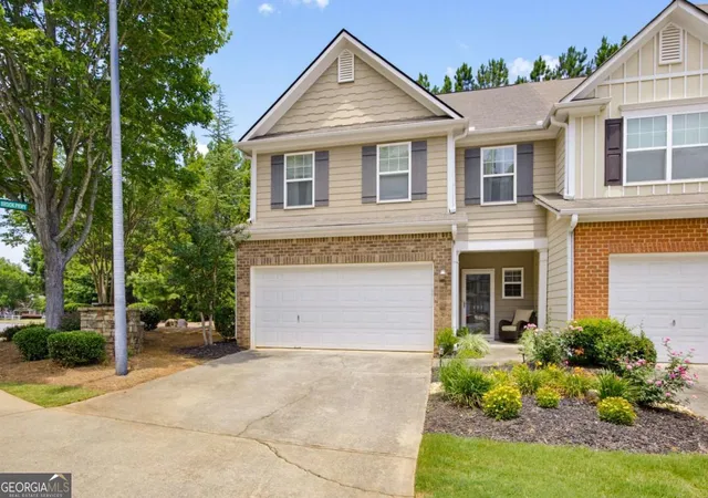 Photo 2 of Townhouse for sale at 403 Mountain View Ln, Woodstock, GA 30188 | MLS# 10825844 | Listing updated on 2026-09-03