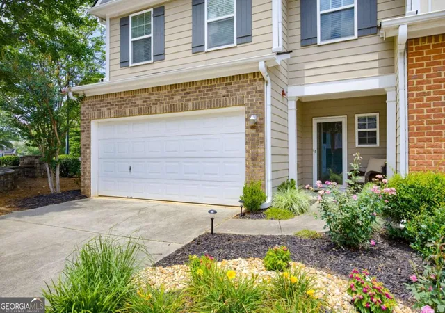 Photo 3 of Townhouse for sale at 403 Mountain View Ln, Woodstock, GA 30188 | MLS# 10825844 | Listing updated on 2026-09-03