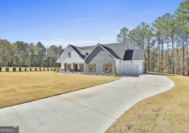 Photo 3 of Sale Pending at 45 Sanders Xing #13, Newnan, GA 30263 | MLS# 10455944 | Listing updated on 2026-08-31