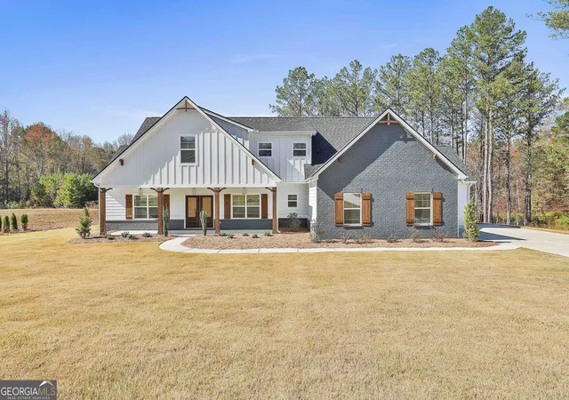 Photo 3 of Sale Pending at 45 Sanders Xing #13, Newnan, GA 30263 | MLS# 10455944 | Listing updated on 2026-08-31