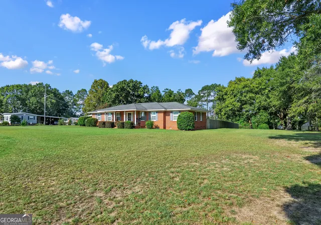Photo 3 of Single family home for sale at 1069 Funston Sigsbee Rd, Moultrie, GA 31768 | MLS# 10834401 | Listing updated on 2026-09-10