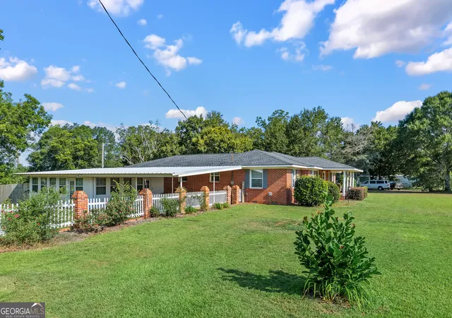 Photo 4 of Single family home for sale at 1069 Funston Sigsbee Rd, Moultrie, GA 31768 | MLS# 10834401 | Listing updated on 2026-09-10