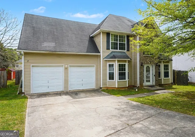 Photo 3 of Single family home for sale at 8710 Walworth Ct, Jonesboro, GA 30238 | MLS# 10737106 | Listing updated on 2026-08-04