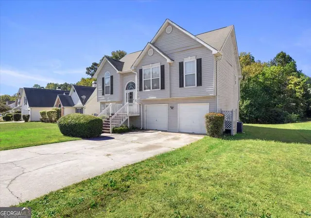 2nd image of 10571 Starling Trl, Hampton, GA 30228 | MLS# 10623972