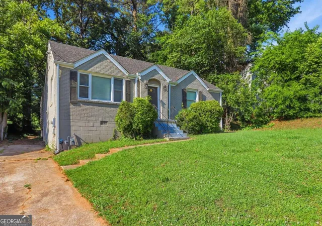 Photo 3 of Single family home for sale at 1954 Wildwood Dr, Decatur, GA 30032 | MLS# 10765751 | Listing updated on 2026-09-25