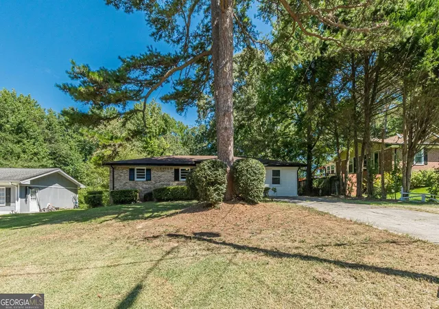Photo 3 of Single family home for sale at 6405 Kensington Ct, Austell, GA 30106 | MLS# 10833758 | Listing updated on 2026-10-04