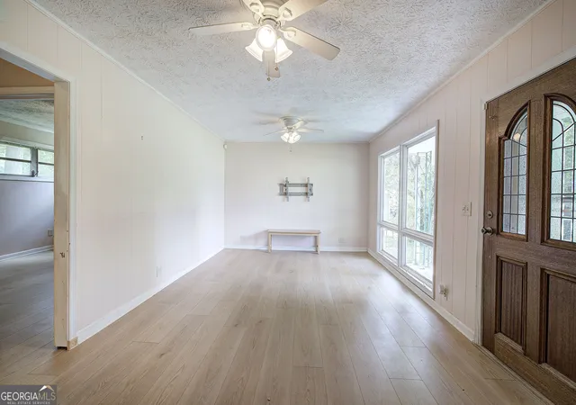 3rd image of 113 Burton Dr, Calhoun, GA 30701 | MLS# 10772943