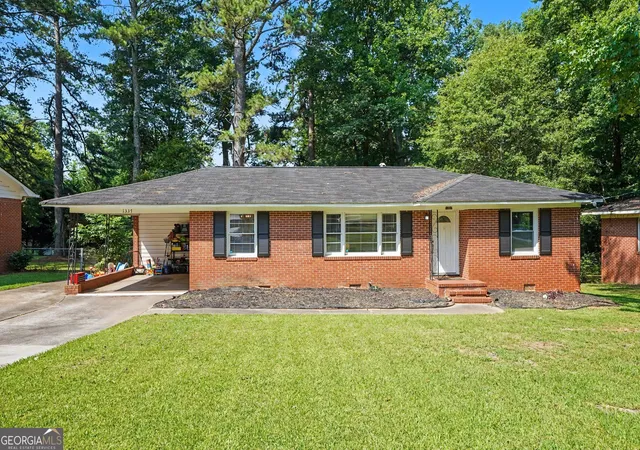 Photo 1 of Single family home for sale at 1337 Greenview Dr, Griffin, GA 30224 | MLS# 10810012 | Listing updated on 2026-09-05