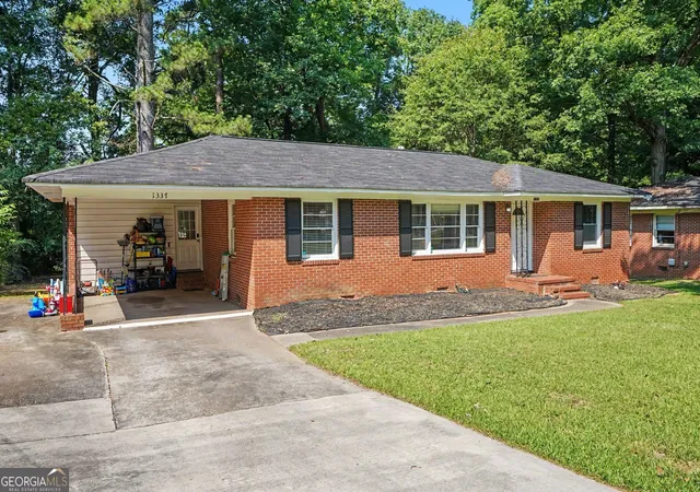 Photo 3 of Single family home for sale at 1337 Greenview Dr, Griffin, GA 30224 | MLS# 10810012 | Listing updated on 2026-09-05