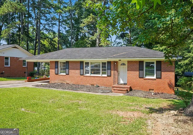 Photo 3 of Single family home for sale at 1337 Greenview Dr, Griffin, GA 30224 | MLS# 10810012 | Listing updated on 2026-09-05