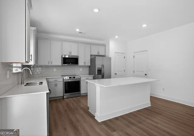 Photo 3 of Single family home for sale at 128 Armory Crk Dr, Jackson, GA 30233 | MLS# 10800948 | Listing updated on 2026-09-12