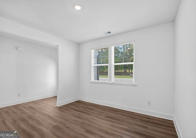 Photo 3 of Single family home for sale at 128 Armory Crk Dr, Jackson, GA 30233 | MLS# 10800948 | Listing updated on 2026-09-12