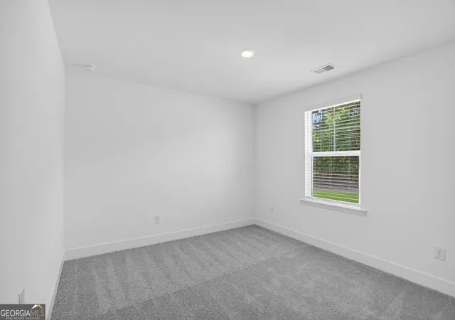 Photo 4 of Single family home for sale at 128 Armory Crk Dr, Jackson, GA 30233 | MLS# 10800948 | Listing updated on 2026-09-12