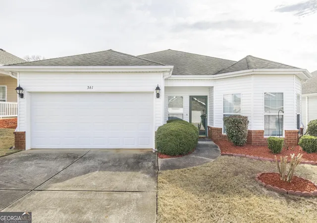 Photo 3 of Single family home for sale at 361 Spyglass Hill Dr, Perry, GA 31069 | MLS# 10830670 | Listing updated on 2026-09-04