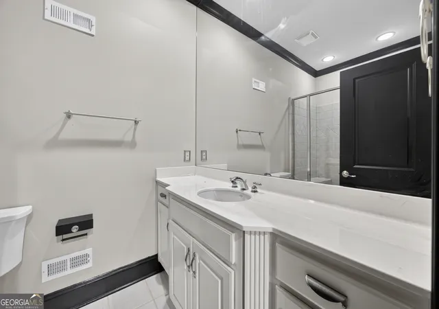 4th image of 1 Cascade Pointe Dr Sw, Atlanta, GA 30331 | MLS# 10767839