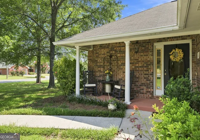 Photo 3 of Sale Pending at 24 Boulder Dr Nw, Rome, GA 30165 | MLS# 10828190 | Listing updated on 2026-08-26