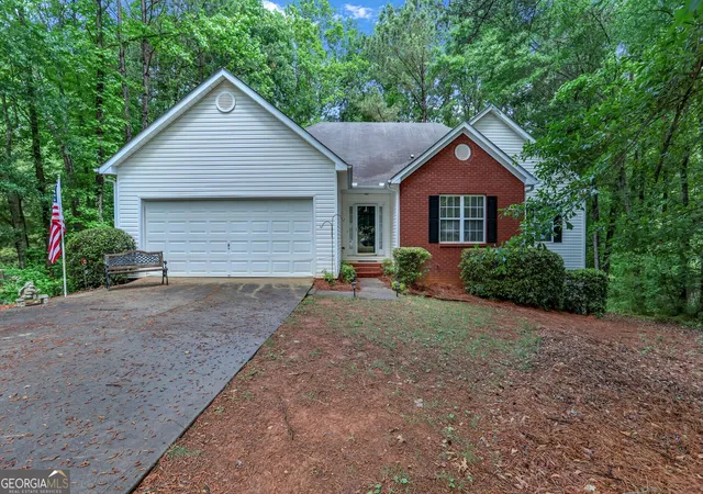 Photo 2 of Single family home for sale at 237 Clearwater Dr, Monroe, GA 30655 | MLS# 10755425 | Listing updated on 2026-09-11