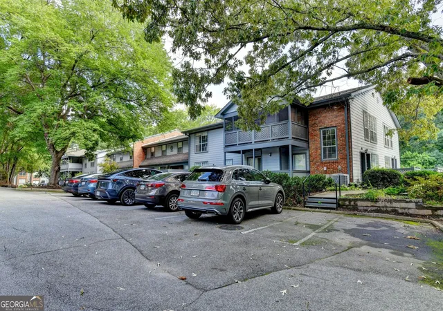 Photo 2 of Condo for sale at 1305 Weatherstone Wy Ne, Atlanta, GA 30324 | MLS# 10822106 | Listing updated on 2026-09-14
