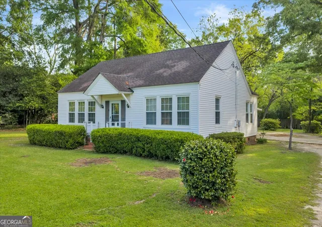 Photo 2 of Single family home for sale at 425 S 3rd St, Vienna, GA 31092 | MLS# 10682622 | Listing updated on 2026-08-26