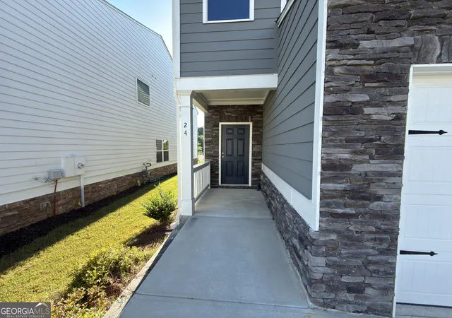 Photo 3 of Single family home for sale at 24 Berry Dr, Dawsonville, GA 30534 | MLS# 10831231 | Listing updated on 2026-10-09