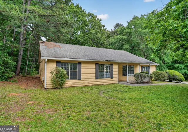 2nd image of 4442 Lombard Rd, Ellenwood, GA 30294 | MLS# 10810004