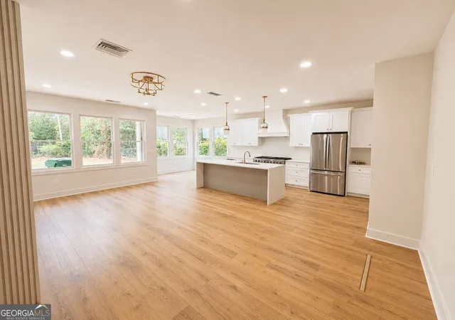 4th image of 2510 Eastwood Dr, Decatur, GA 30032 | MLS# 10807637
