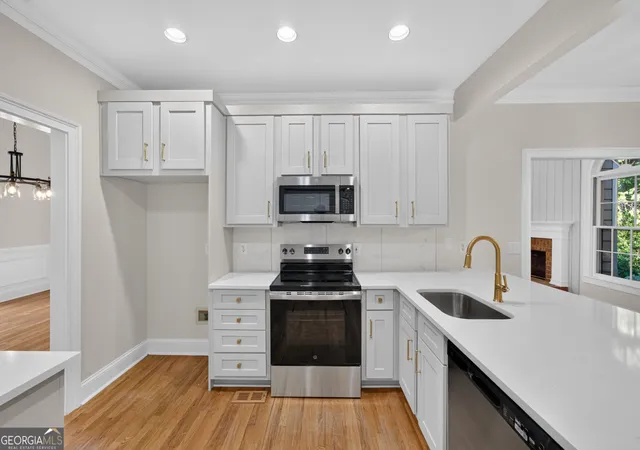 Photo 4 of Single family home for sale at 6139 Pritchett Dr, Powder Springs, GA 30127 | MLS# 10836377 | Listing updated on 2026-09-14