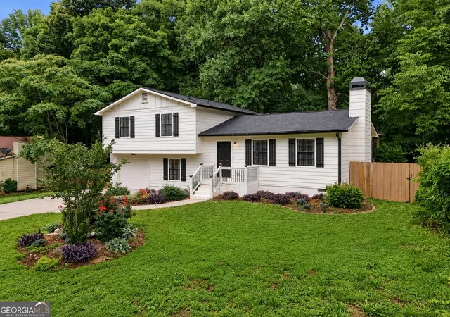 Photo 2 of Single family home for sale at 3651 Silver Leaf Ln Sw, Marietta, GA 30008 | MLS# 10774471 | Listing updated on 2026-09-14