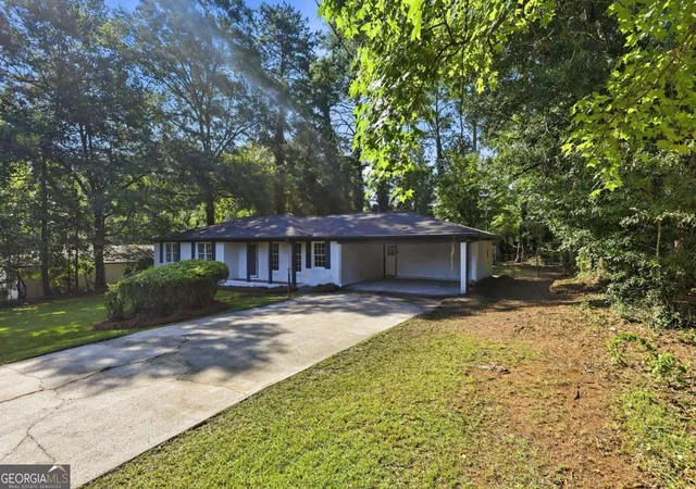 2nd image of 169 Robinhood Dr, Newnan, GA 30263 | MLS# 10827541