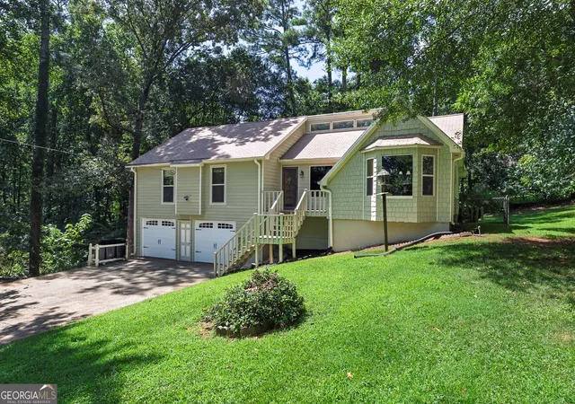 Photo 2 of Single family home for sale at 709 Cobb Trl, Woodstock, GA 30188 | MLS# 10809225 | Listing updated on 2026-08-21