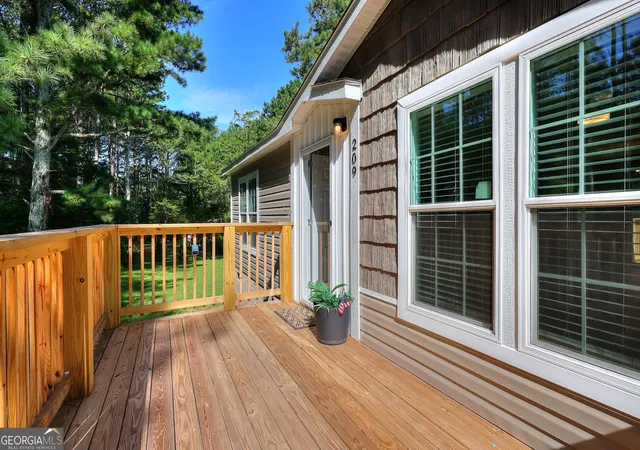 Photo 3 of Sale Pending at 209 Jack Sharp Rd, Colbert, GA 30628 | MLS# 10823600 | Listing updated on 2026-09-04